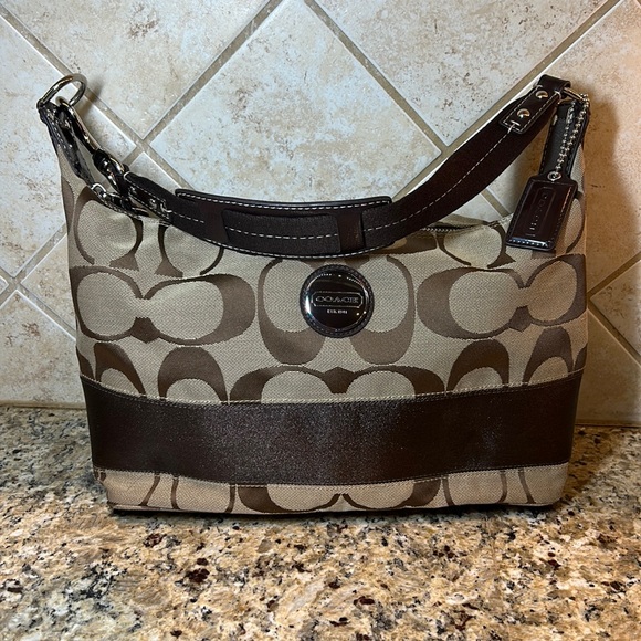 Coach Brown Signature canvas with Leather Hobo Shoulder Bag. - Picture 2 of 15
